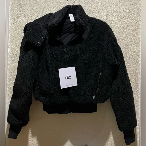 Alo Yoga NWT Foxy Sherpa Jacket Full Zip, Removable Hood, zipper pocket Black XS